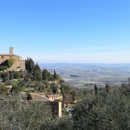 Hôtel A Tuscan View à Montalcino Extérieur photo